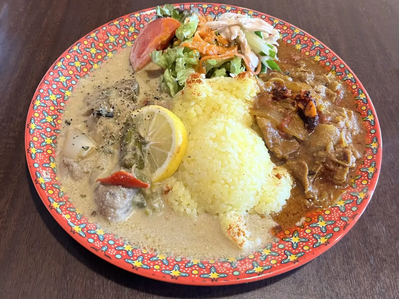 タピコカフェのあいがけカレー