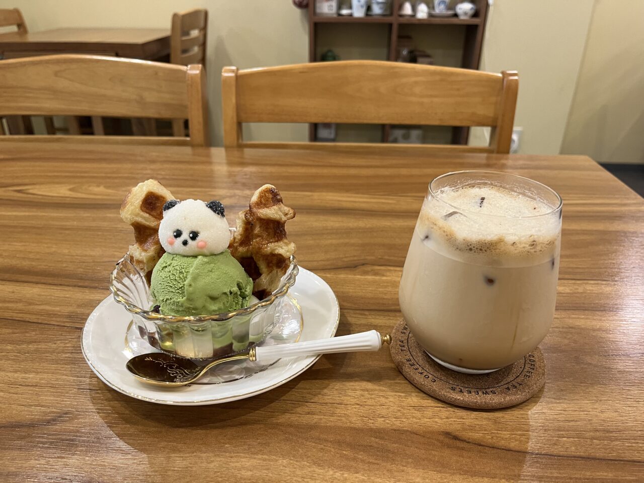 愛茶カフェの韓国ミックスコーヒーラテとクロッフル
