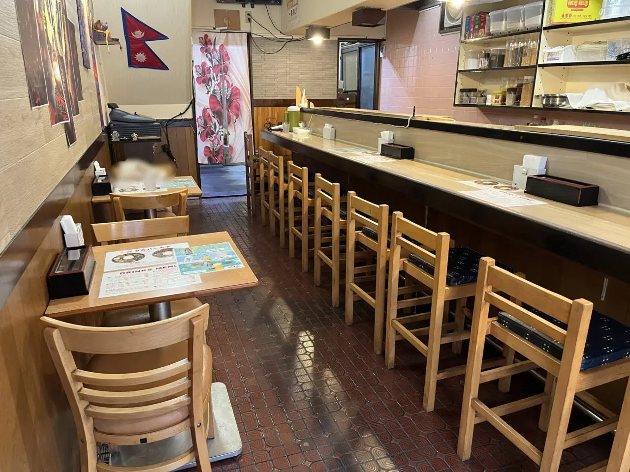 ネパールレストランダルバートの店内